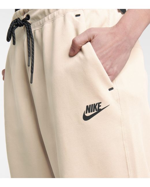nike track pants tech fleece