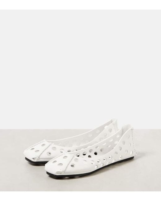 Alaïa White Flache Schuhe Aus Perforiertem Leder