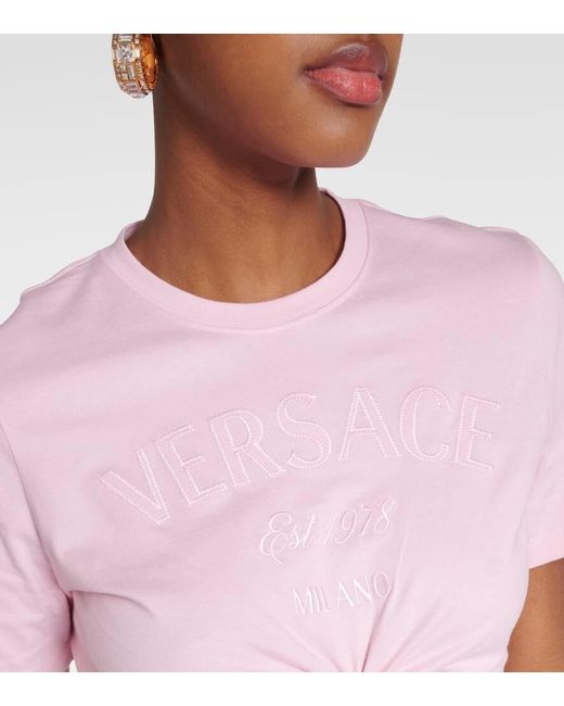 【VERSACE】Medusa Crystal Cotton T-shirt Pink Medusa embellished cotton-blend T-shirt in pink - Versace