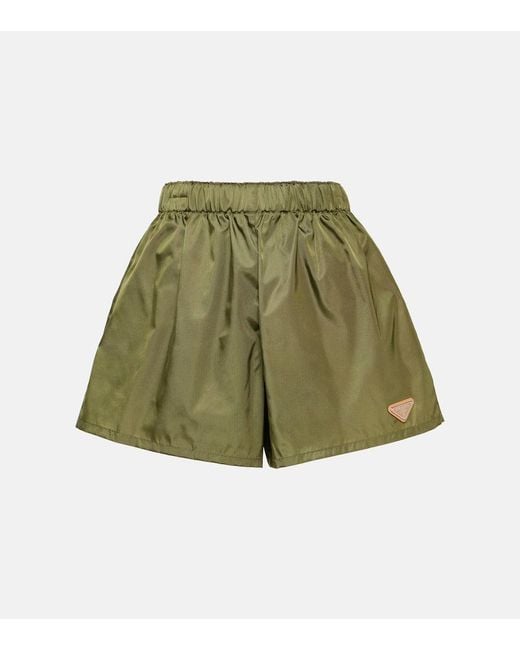 Shorts in Re-Nylon con logo di Prada in Green