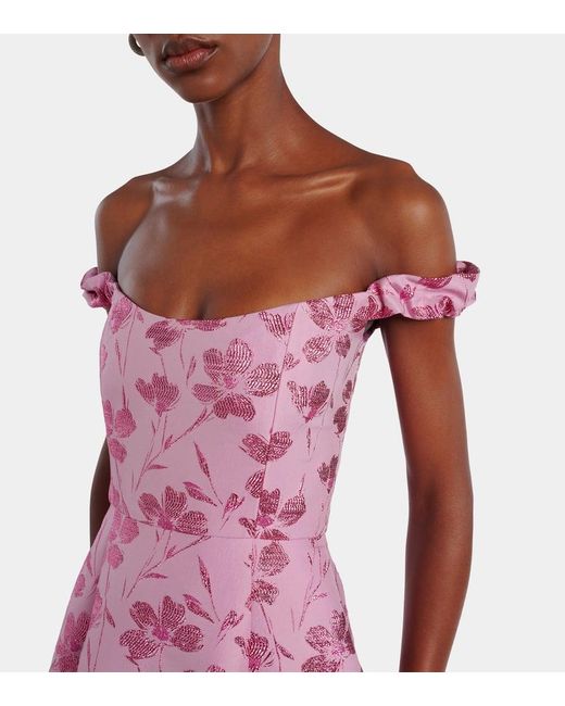 Markarian Pink Off-Shoulder-Robe Yolanda Aus Brokat