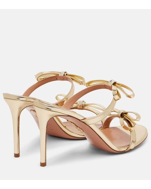 Mules Soave 85 di Aquazzura in Natural