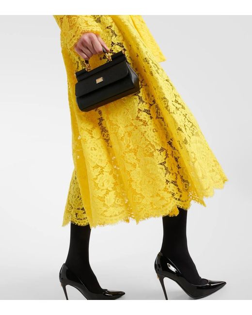 Dolce & Gabbana Yellow Trenchcoat Aus Floraler Kordelspitze Mit Logo