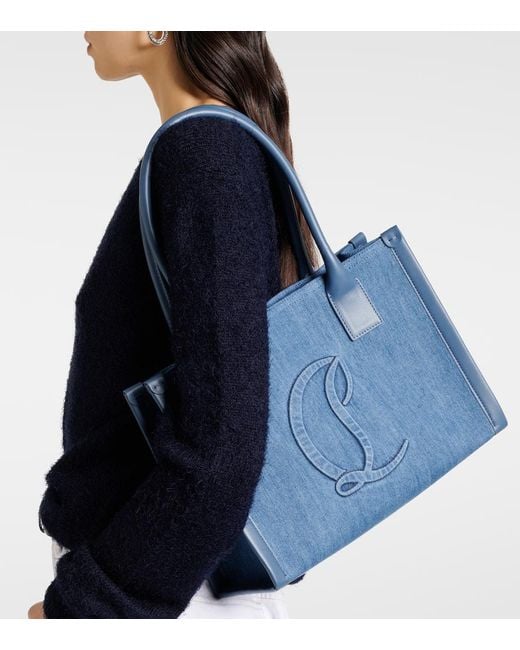 ■CHRISTIAN LOUBOUTIN By My Side E/W 大型デニムトートバッグ Christian Louboutin By My Side E/W Large Denim Tote Bag in