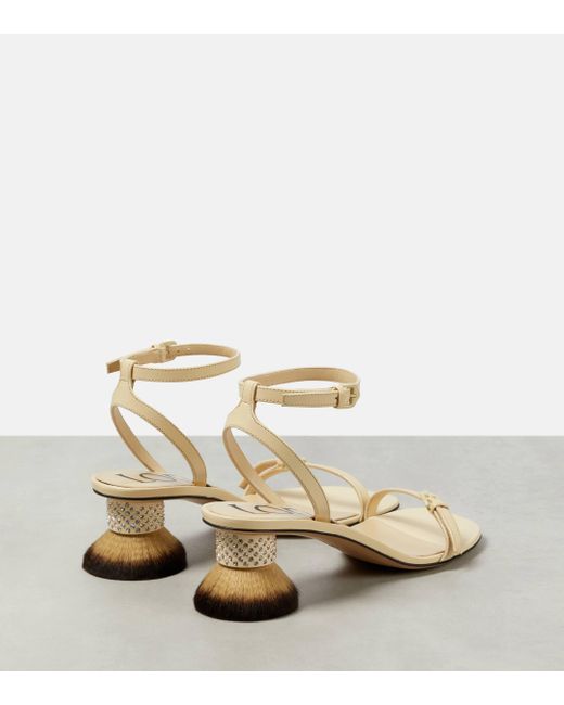 Sandales Petal Brush Heel en cuir Loewe en coloris Natural