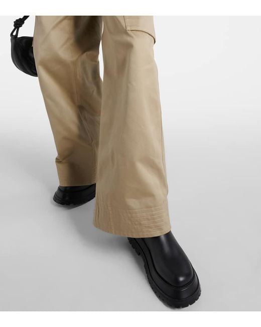 Pantaloni a gamba larga in gabardine di cotone di Sacai in Natural