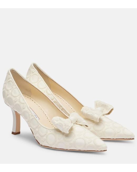 Manolo Blahnik White Bestickte Pumps Epirotes 70 Aus Satin