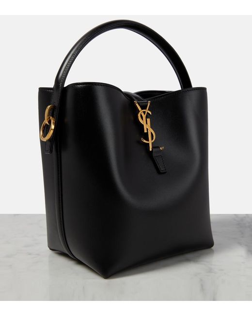 Bolso Saco Le 37 De Piel Saint Laurent de color Black