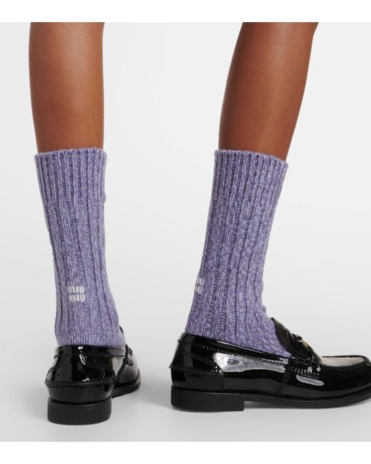 Chaussettes en cachemire et laine a logo Miu Miu en coloris Purple