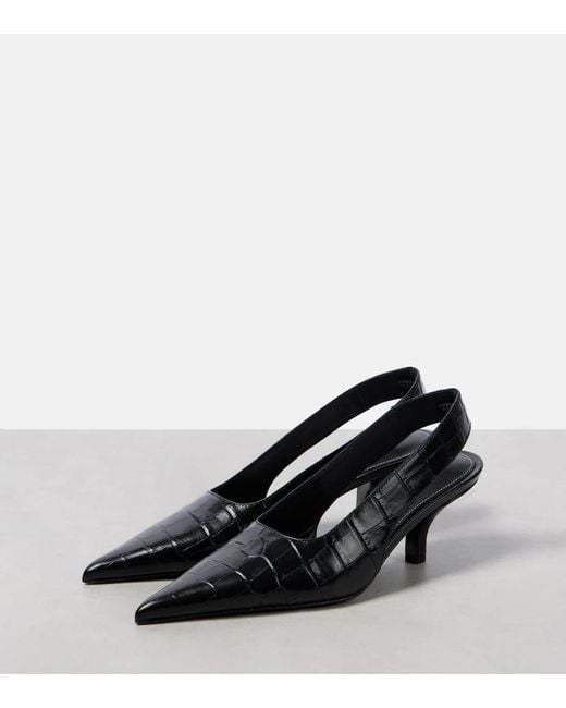 Salones Destalonados De Piel Grabada Totême  de color Black