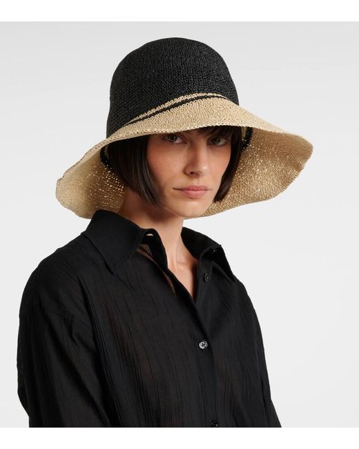 Totême  Black Hut Aus Stroh