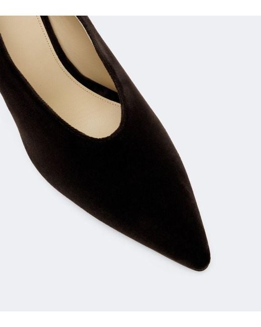 Le Monde Beryl Black Petra Velvet Pumps