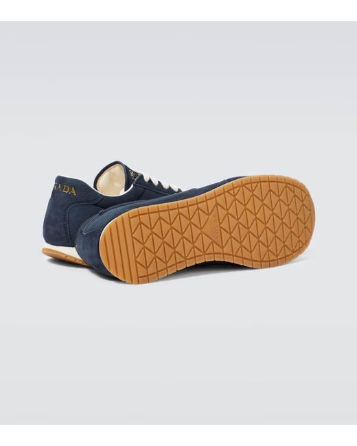 Sneakers con logo triangolare di Prada in Blue da Uomo