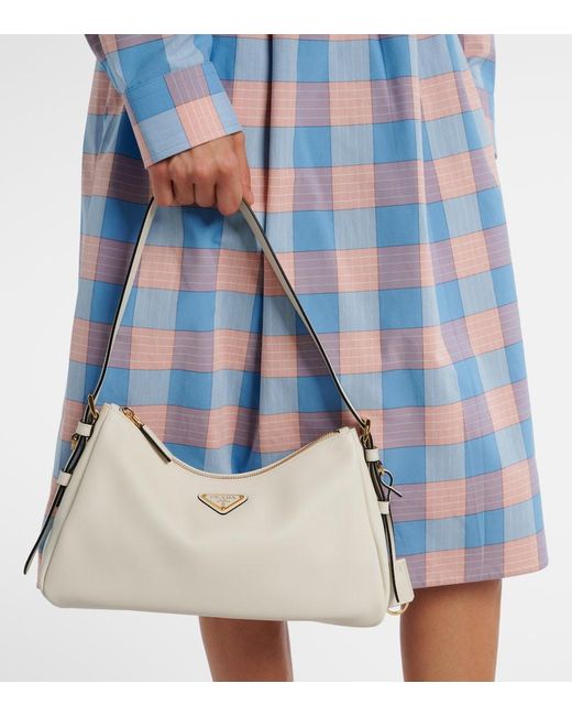 Borsa A Spalla Aimee Medium di Prada in Natural