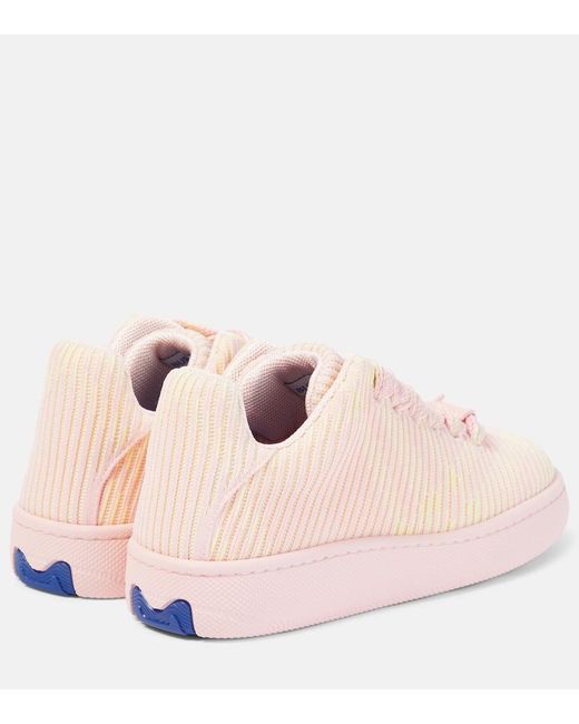 Burberry Pink Sneakers aus Canvas