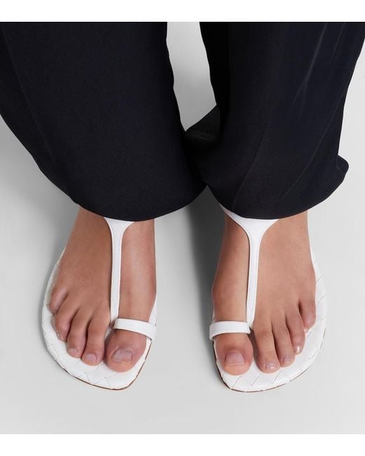 Bottega Veneta White Livia Intrecciato Leather Thong Sandals