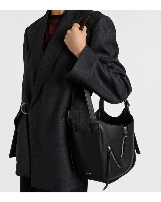 Borsa Hammock Flip Medium di Loewe in Black