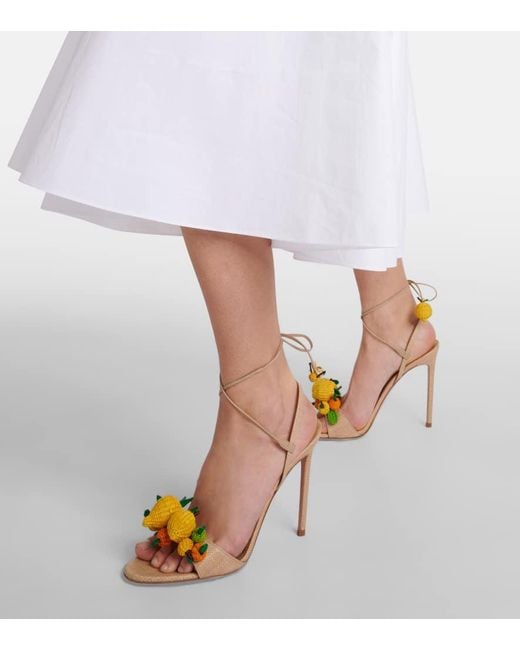 Aquazzura Metallic Sandalen Citrus Punch 105 aus Raffiabast