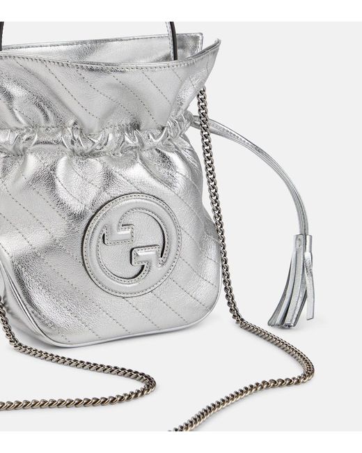 Bolso saco Blondie Mini de piel metalizada Gucci de color White