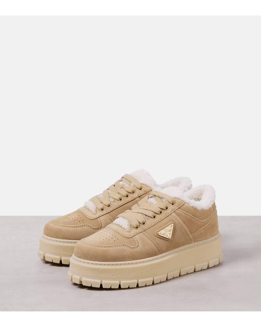 Prada Natural Sneakers Aus Veloursleder Mit Shearling