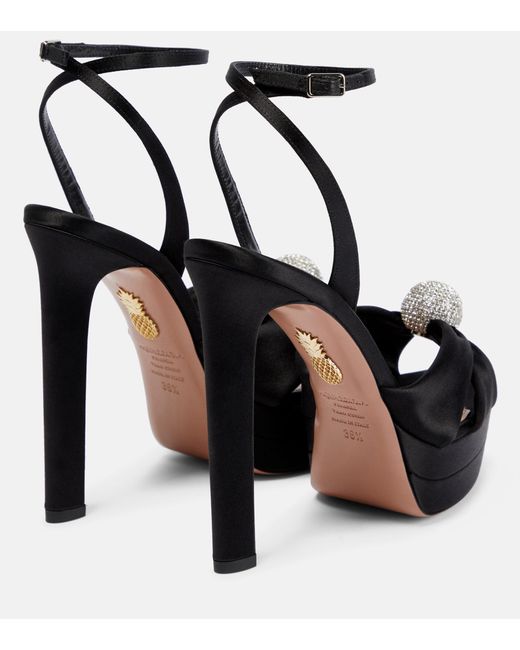 【AQUAZZURA】130 crystal-embellished satin platform サンダル AQUAZZURA Nina Plateau 130 メタリック織地 プラットフォーム