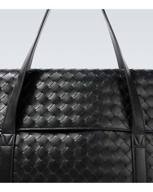 Bottega Veneta Black Classic Portfolio Intrecciato Leather Messenger Bag for men