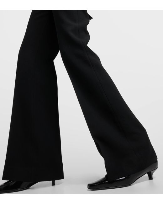 Pantalon evase a taille haute en crepe Totême  en coloris Black