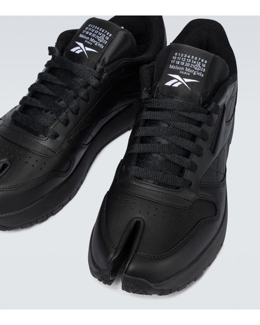 Maison Margiela X Reebok Classic Leather Tabi Sneakers in Black for Men |  Lyst UK