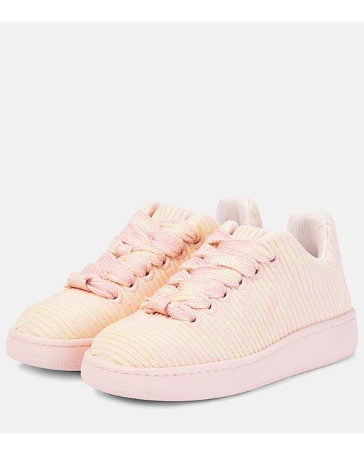 Zapatillas de nylon a cuadros Burberry de color Pink