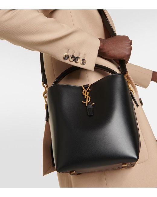 Bolso Saco Le 37 De Piel Saint Laurent de color Black