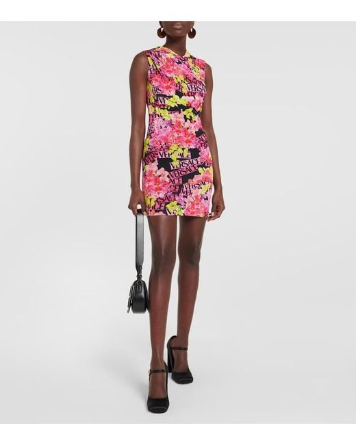 Robe A Fleurs Versace en coloris Pink