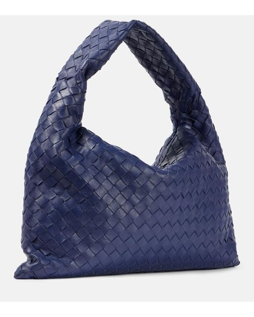 Sac Hop Medium Intrecciato En Cuir Bottega Veneta en coloris Blue