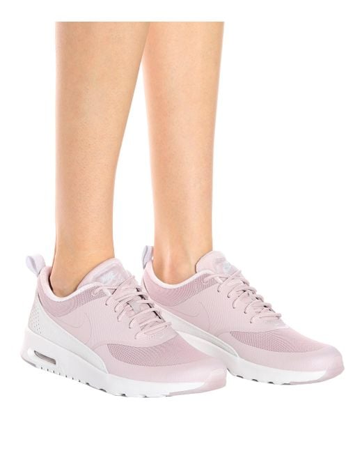 Nike Sneakers Air Max Thea aus Leder und Samt in Pink Lyst DE