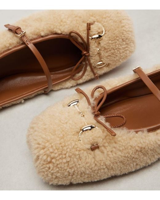 Ballerines Horsebit En Shearling Gucci en coloris Brown