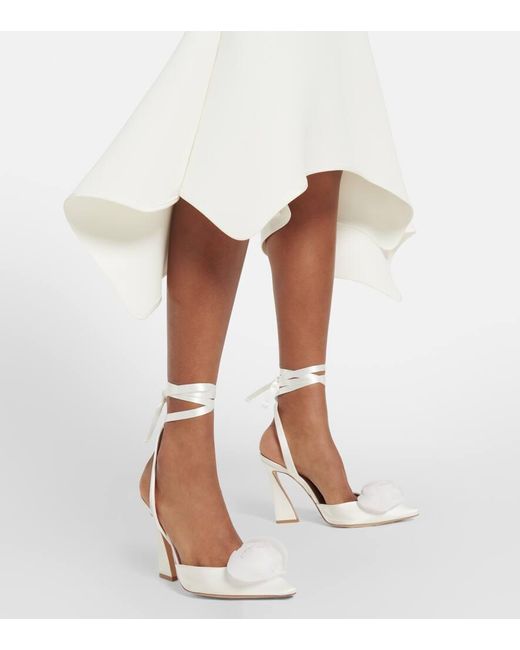 Gianvito Rossi Flower-Embellished Satin Pumps in White | Lyst UK