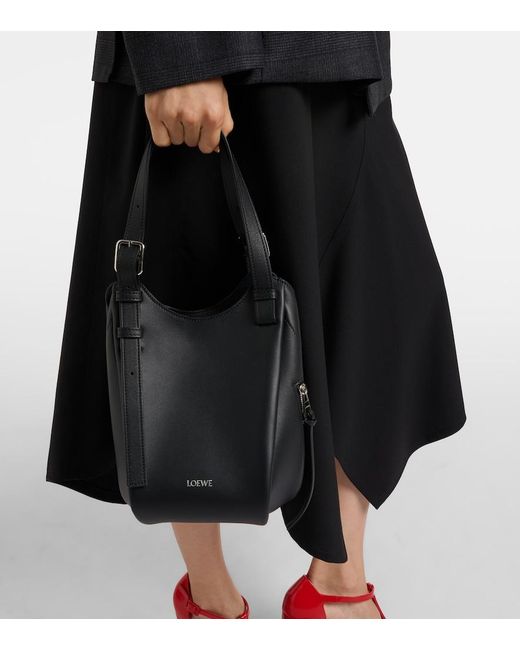 Borsa Hammock Flip Medium di Loewe in Black