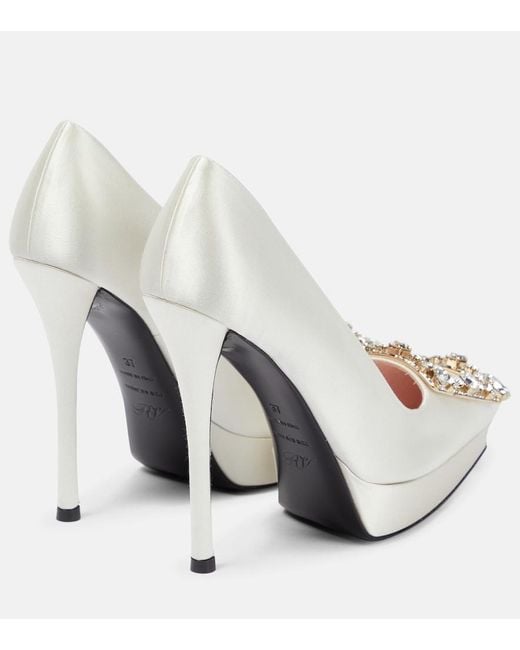 Roger Vivier White Flower Strass Satin Platform Pumps
