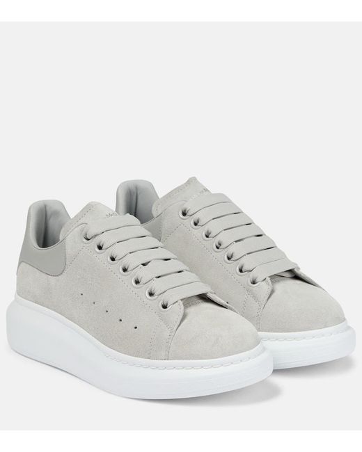 Alexander McQueen Gray Sneakers Oversized aus Veloursleder