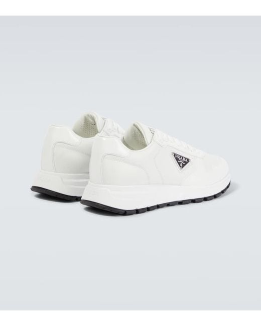 Prada Sneakers aus Leder in White für Herren