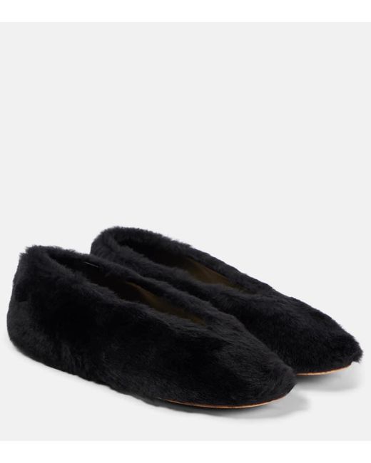 Le Monde Beryl Luna Shearling Mary Jane Flats in Black | Lyst