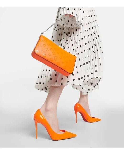 Escarpins Kate 100 En Cuir Verni Christian Louboutin en coloris Orange