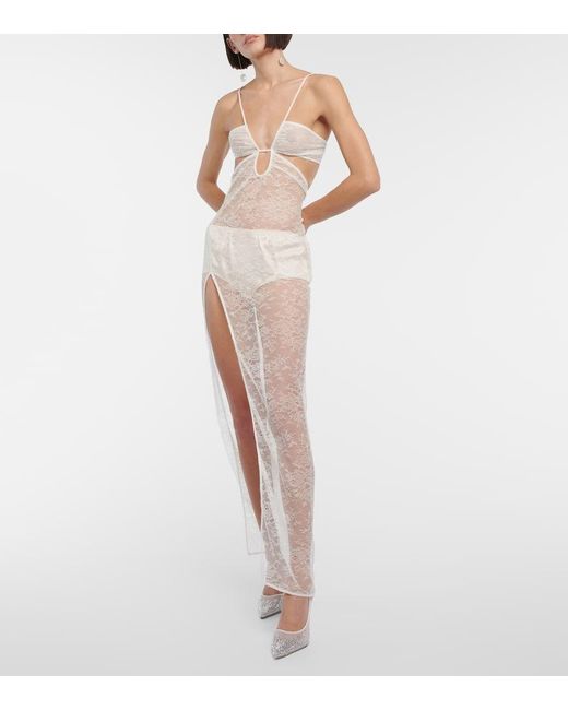 Vestido De Novia En Encaje Con Aberturas Nensi Dojaka de color White