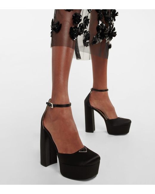Pumps Con Plateau di Prada in Black