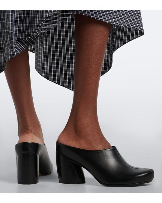 Mules Oval di Loewe in Black
