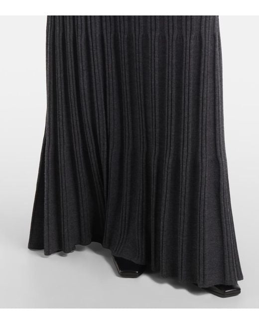 Gonna Lunga di Joseph in Black