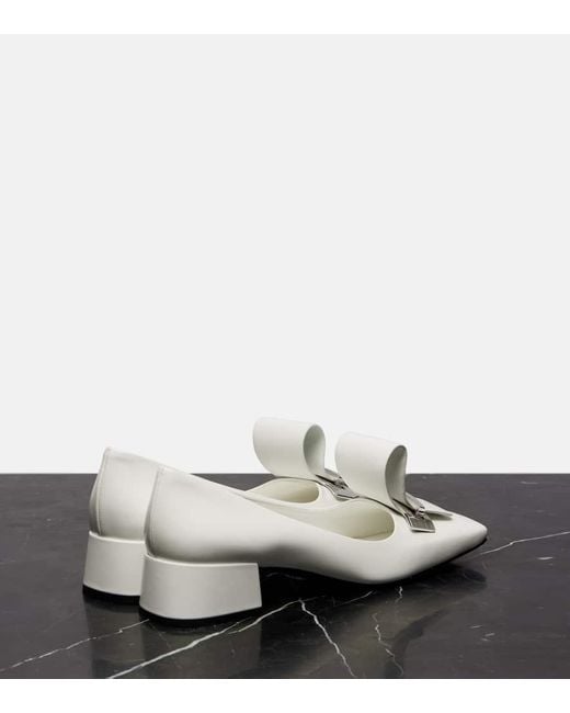 Salones De Piel Prada de color White
