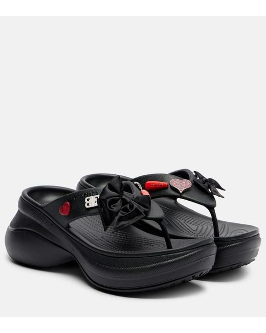 X Crocs – Tongs A Plateforme Jibbitz Balenciaga en coloris Black