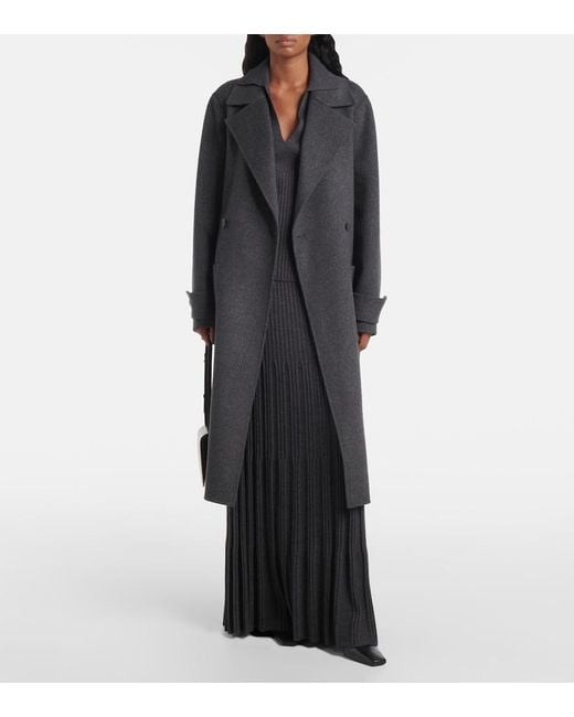 Gonna Lunga di Joseph in Black