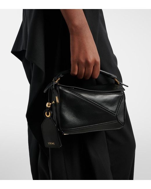 Borsa Featherlight Puzzle Mini di Loewe in Black