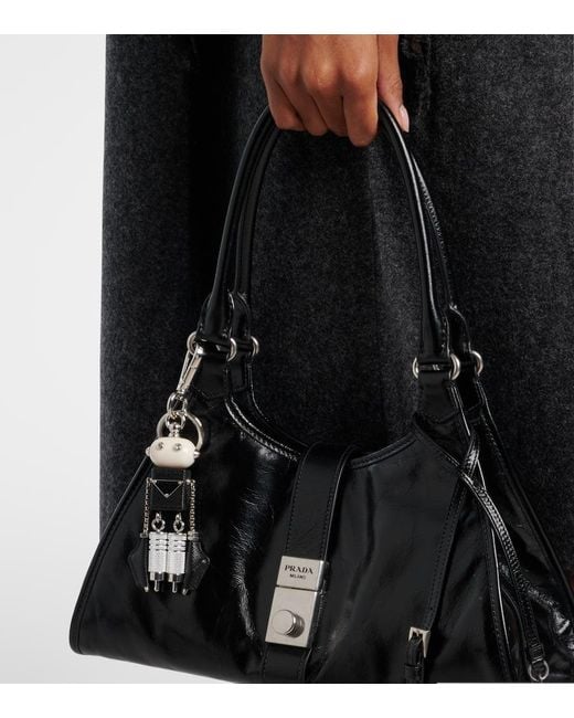 Charm Para Bolso De Piel Prada de color White